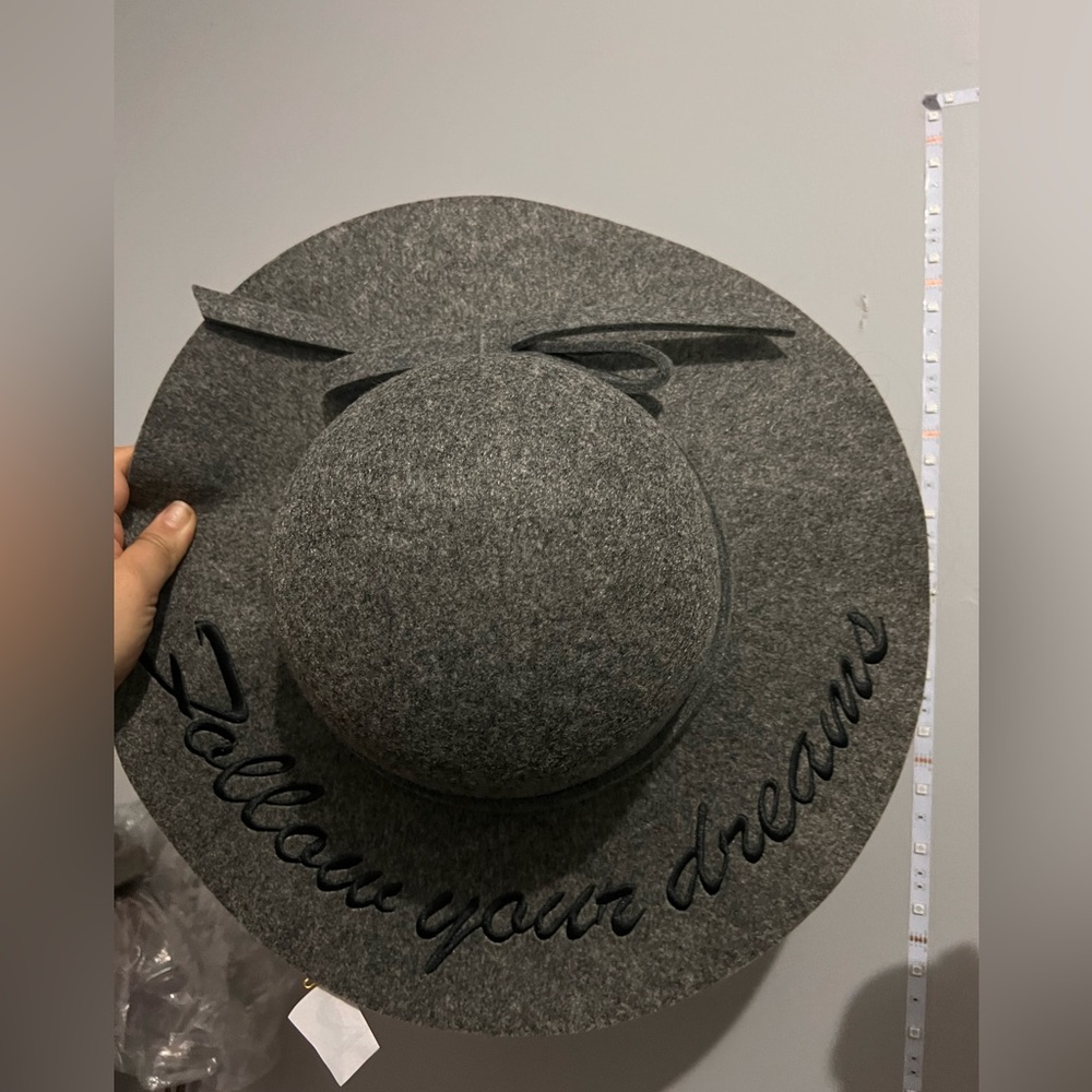 Hat - Picture 2 of 9